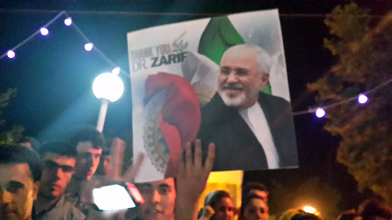 شادی شبانه جوانان اردبیل در پی توافق هسته ای