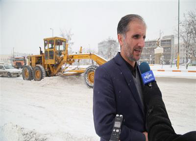برف روبی معابر اردبیل با بیش از 50 دستگاه ماشین آلات شهرداری