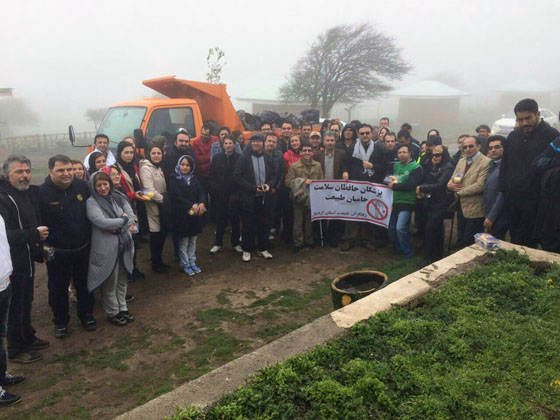 مشارکت پزشکان اردبیلی در جمع آوری زباله های فندقلو