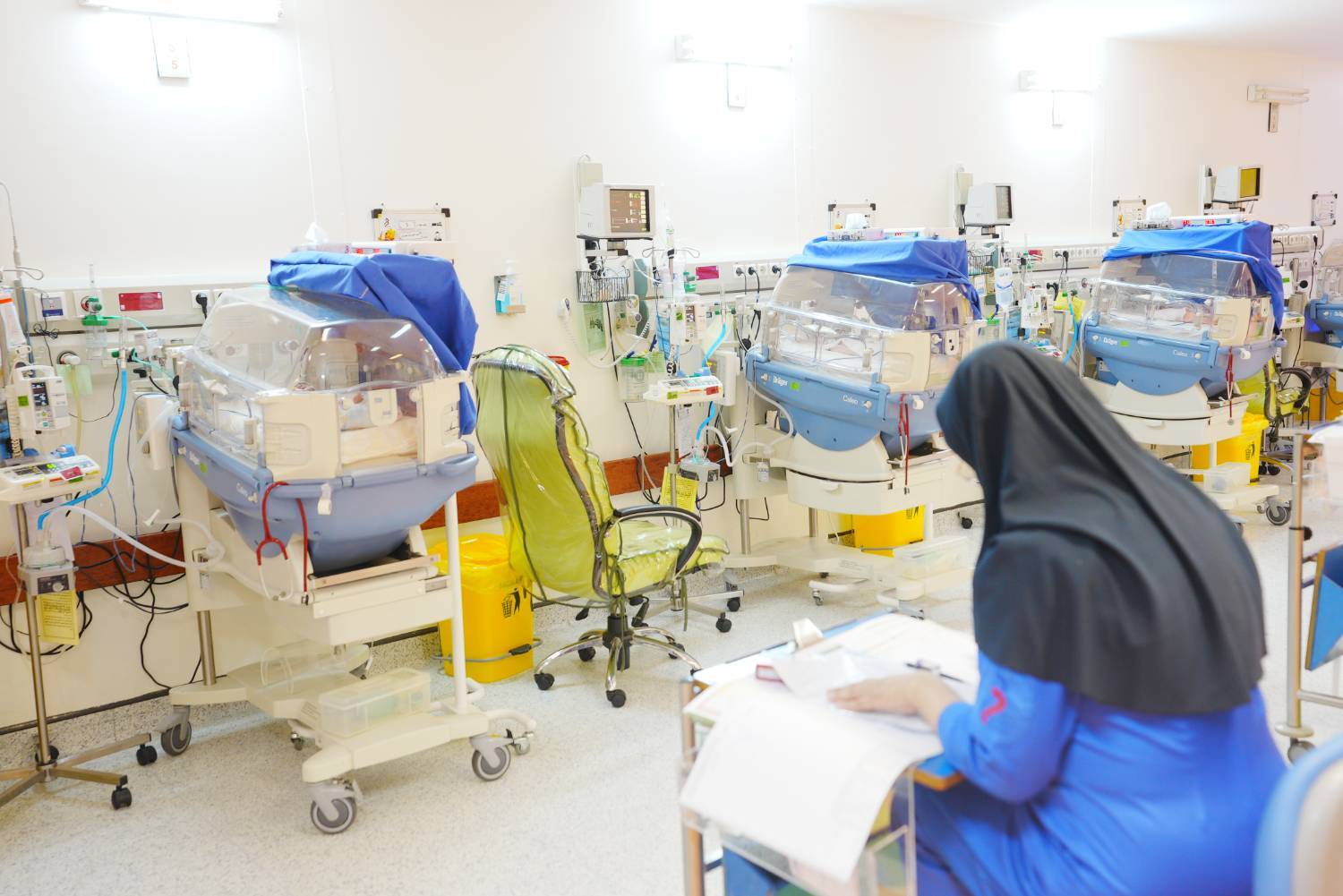 تولد نوزادان سه&zwnj;قلو از مادر ۳۲ساله در  مشهد