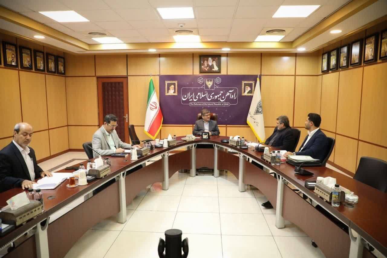 اختصاص قطار ویژه و بررسی توسعه خدمات حملونقل ریلی استان سمنان اختصاص قطار ویژه و بررسی توسعه خدمات حملونقل ریلی استان سمنان