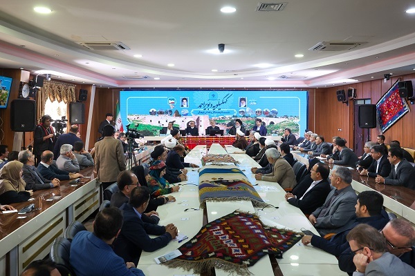 مشکلاتمان تا زمانی که چشممان به کمک اروپا و دیگران باشد، حل نمیشود مشکلاتمان تا زمانی که چشممان به کمک اروپا و دیگران باشد، حل نمیشود