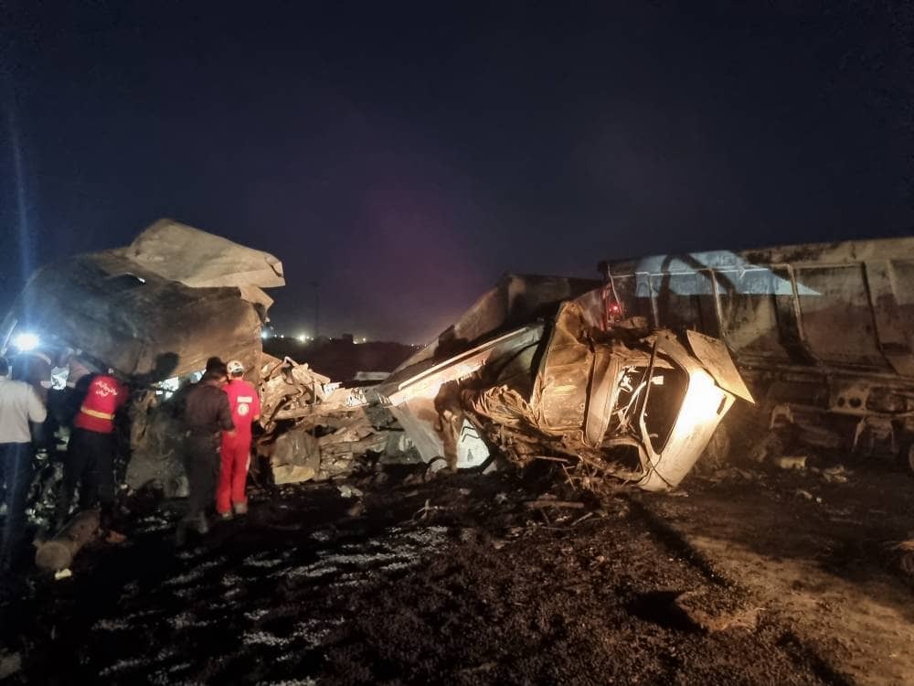 تصادف مرگبار در محور کرمان ـ اختیارآباد؛ ۵ نفر جان باختند